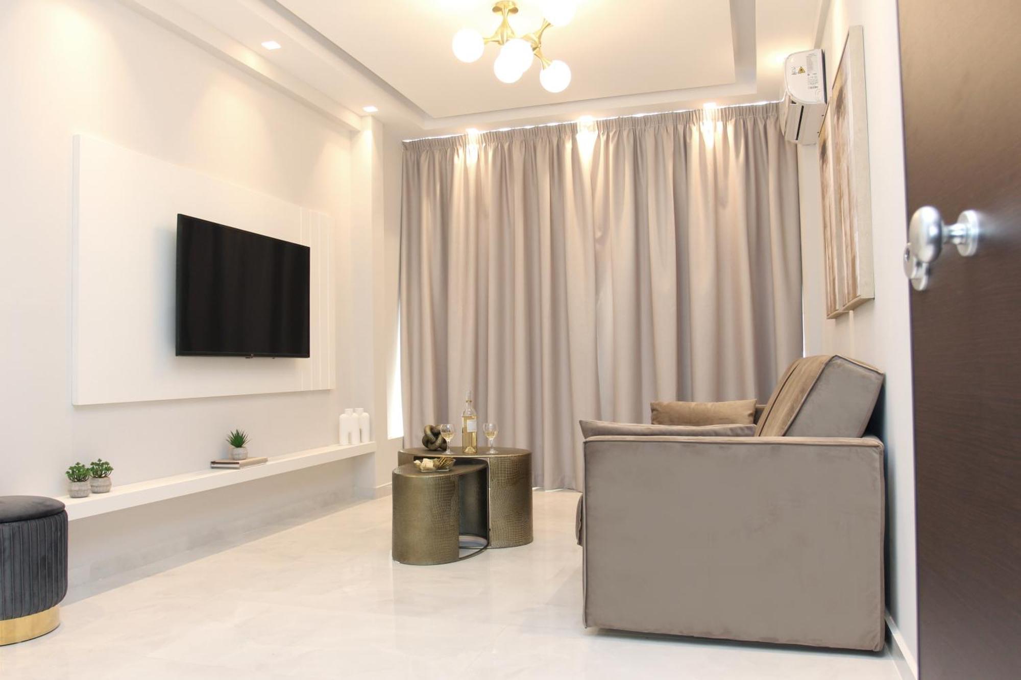 Central Metropolis Luxury Living Атина Екстериор снимка