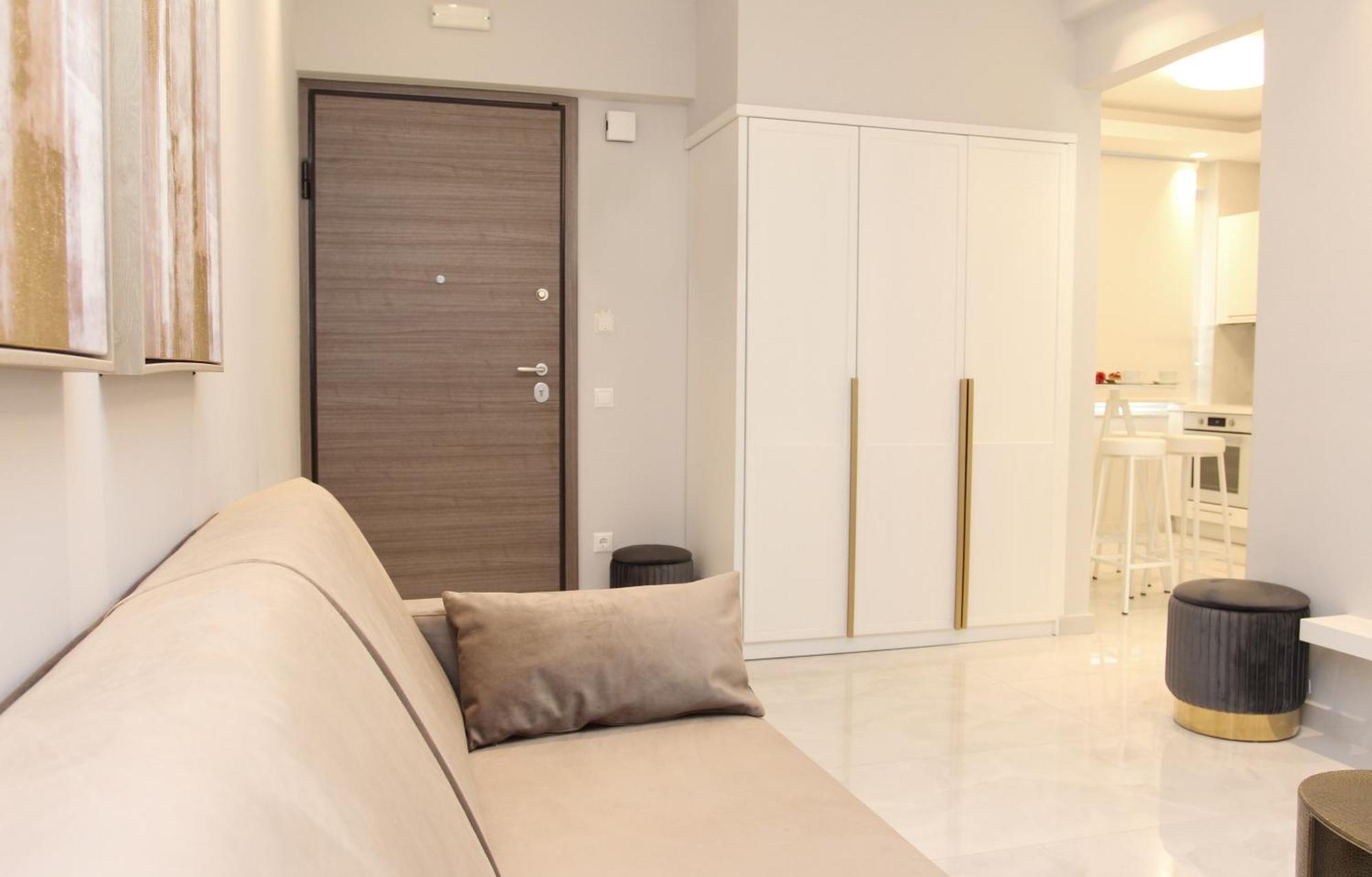 Central Metropolis Luxury Living Атина Екстериор снимка